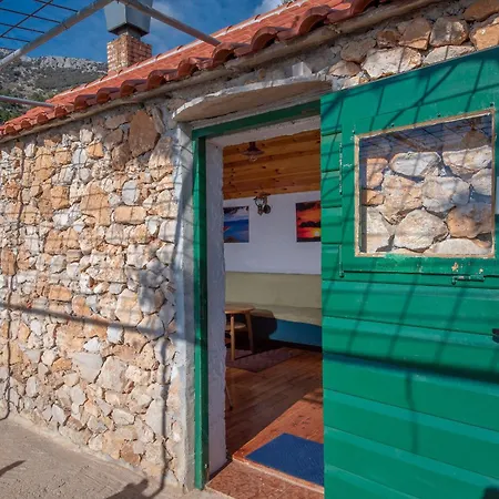 House Galisnjak With Jacuzzi Bol