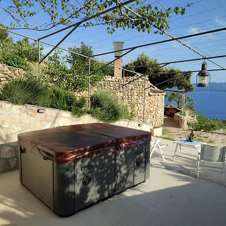 House Galisnjak With Jacuzzi Feriehus